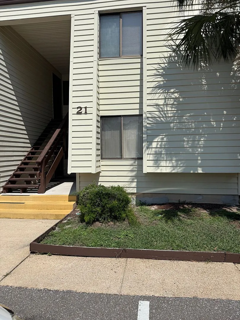 New Listing! — Photo 2