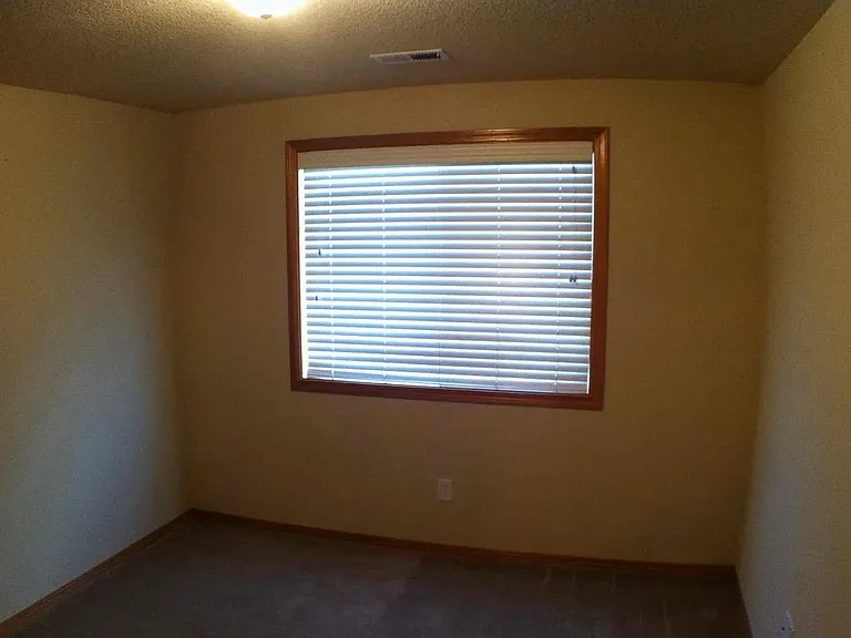 38640 Barlow Pkwy — Photo 10