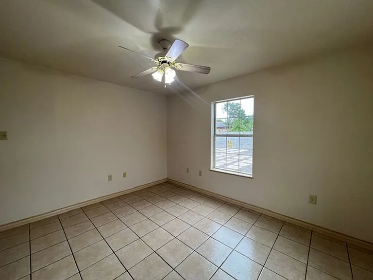 408 Badajoz Ln — Photo 10