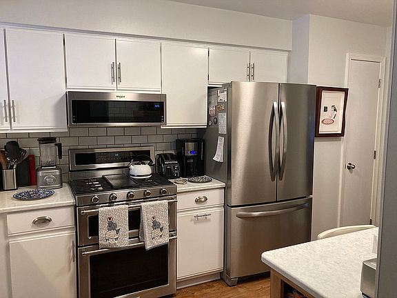 4th image of 962 Riverview Ct