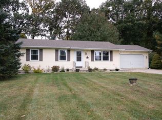 56900 Chippewa Dr, Three Rivers, MI 49093