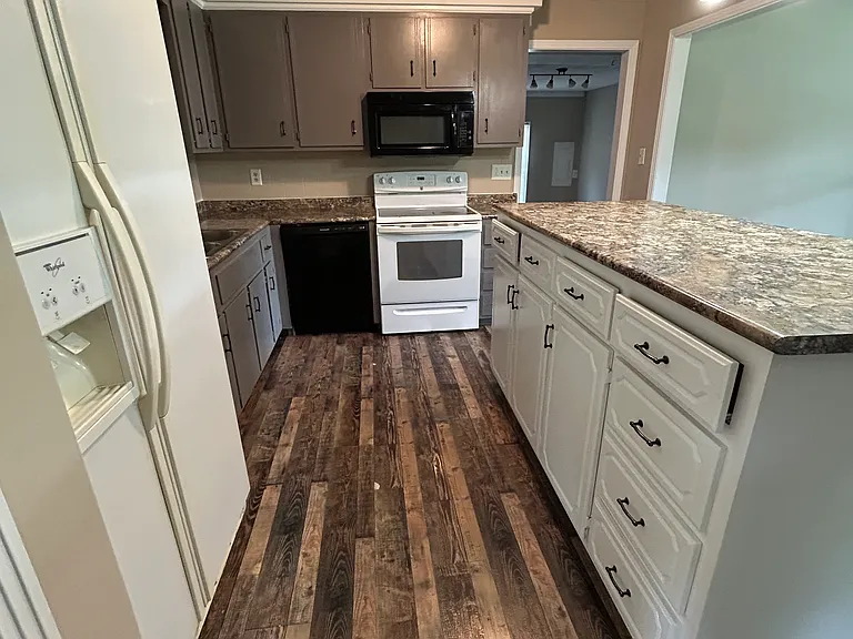 2272 Wildwood Dr — Photo 5