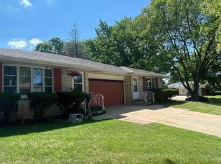 2205 Eastmoreland Ave, Rockford, IL 61108