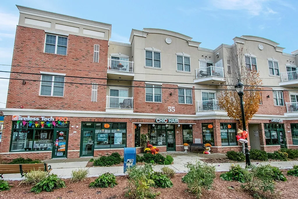 2 bed, $2,950 — Photo 1