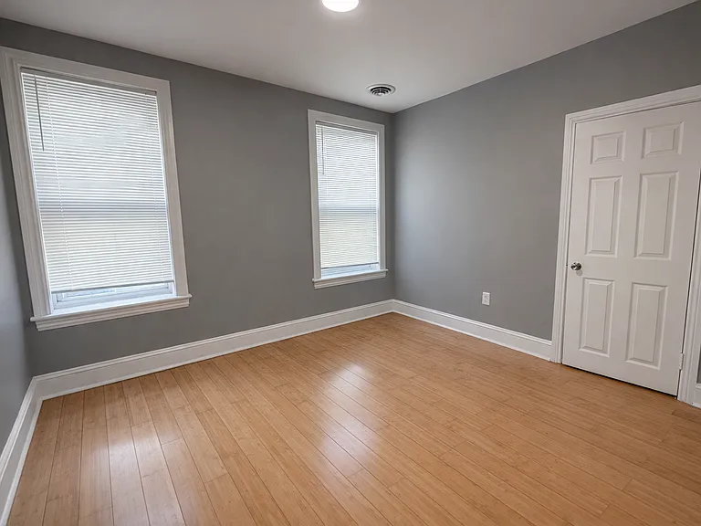 5508 Walnut St #1R — Photo 1