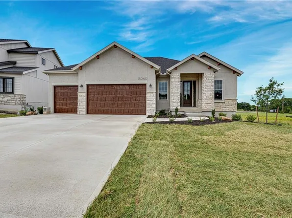 15260 W 161st Ct, Olathe, KS 66062