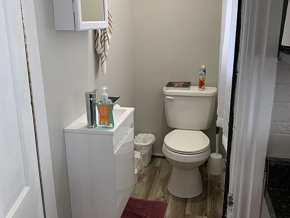 1/2 bath