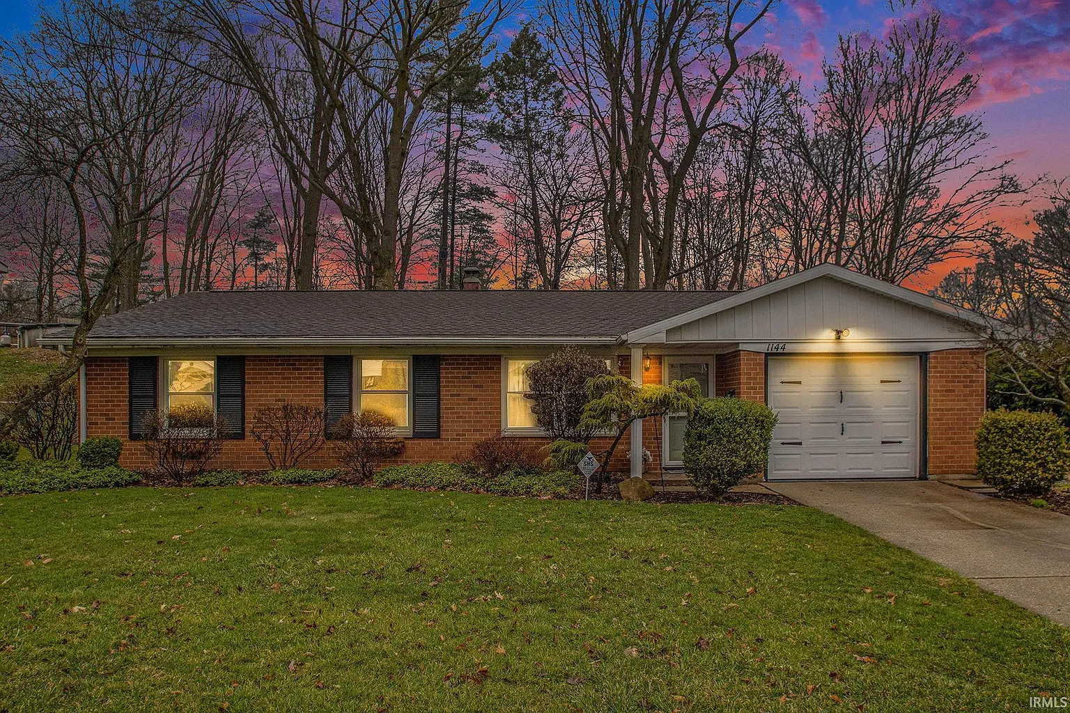 1144 Echo Dr photo 1