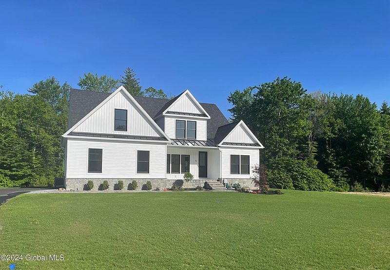 2nd image of 5 Arlington Circle