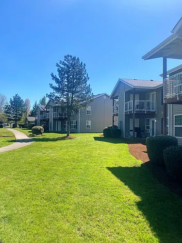 Sunrise Pointe Apartments Photo 1