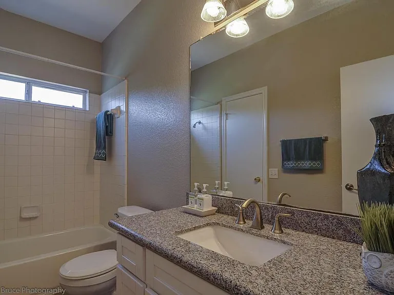 6319 Parliament Dr #B — Photo 18
