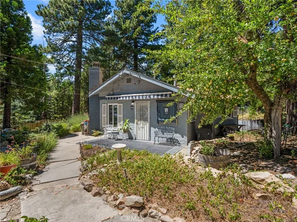 2578 Rim Of The World Dr, Running Springs, CA 92382