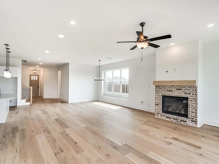 2302 Mercy Way — Photo 5