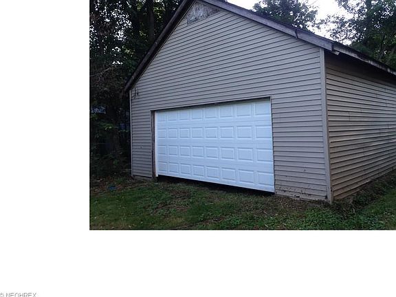 2nd image of 1579 Park Ave