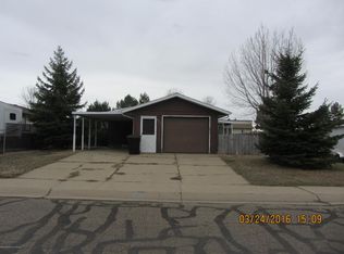 458 Gress St, Dickinson, ND 58601