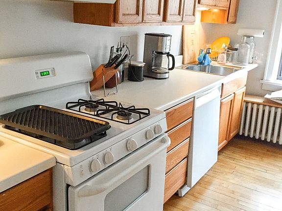 2nd image of 1400 N Honore St #140403