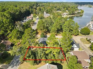 1454 River Oaks Dr, Huntsville, TX 77340