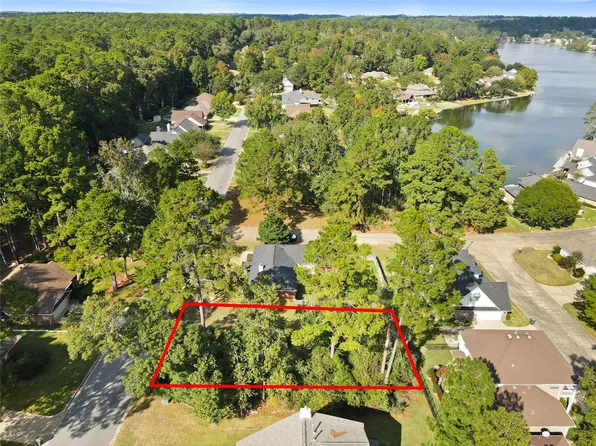 1454 River Oaks Dr, Huntsville, TX 77340