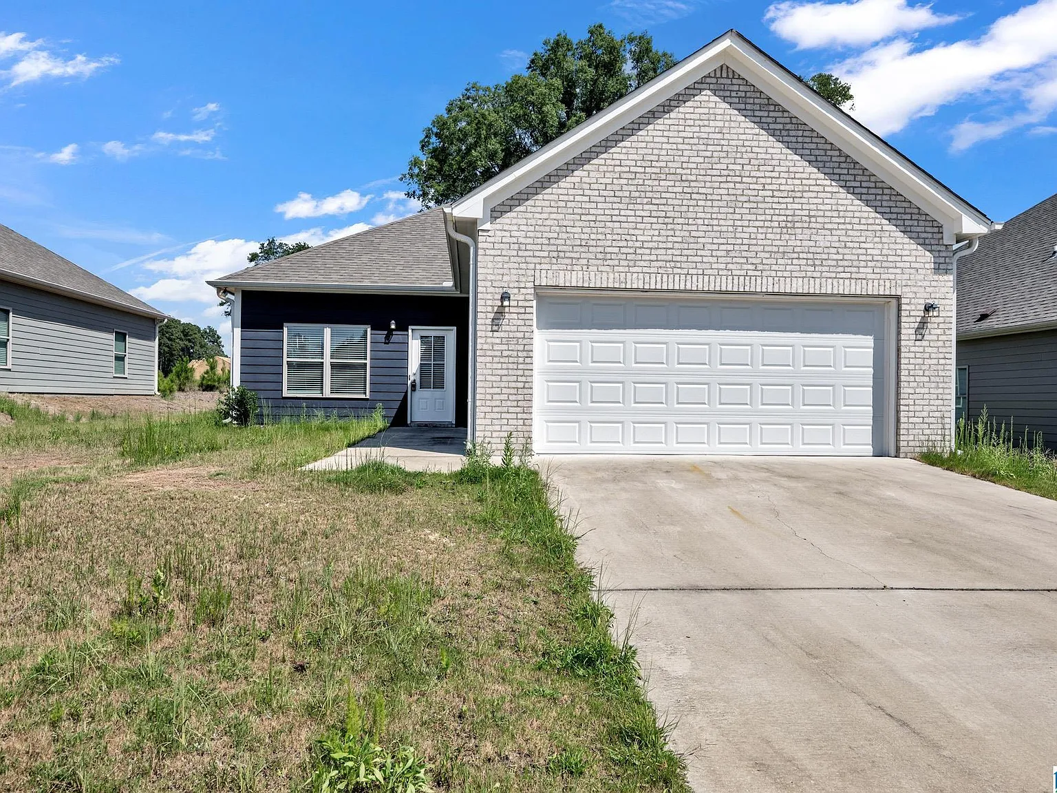 4 bed, 2.0 bath, 1802 sqft, $1,785 — Photo 1