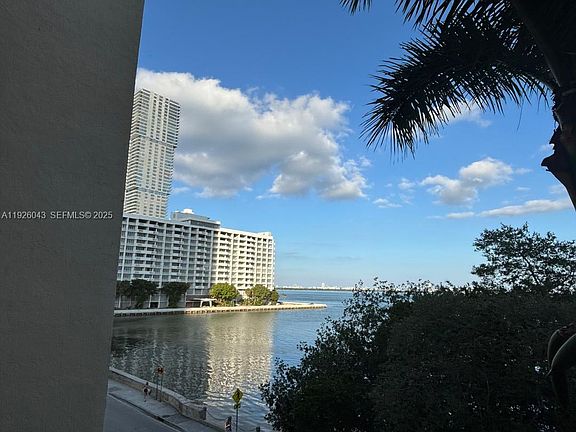 3rd image of 2000 N Bayshore Dr APT 318