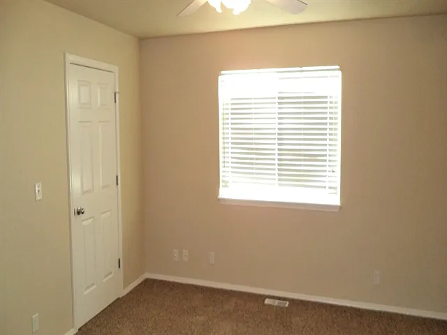 1439 W Crenshaw St — Photo 7