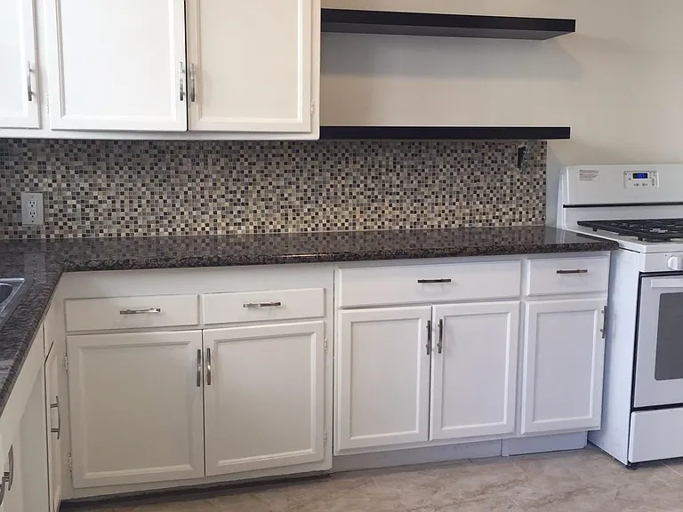 626 Midvale Ave #2 — Photo 6