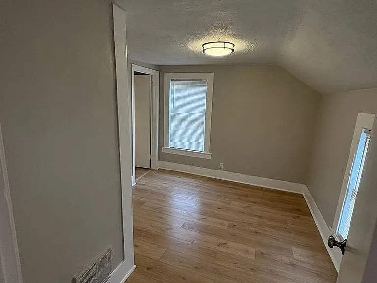 145 Hamilton Ave — Photo 4