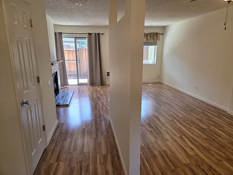 601 Racquet Club Cir — Photo 11