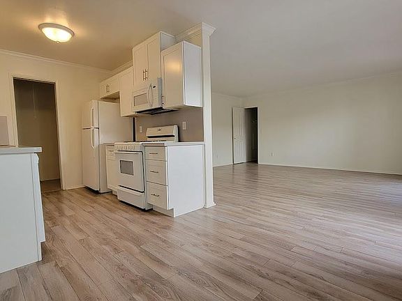 2nd image of 1017 10th St #5