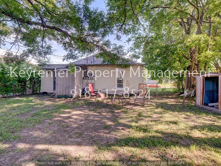 E 4th Street Duplex — Photo 15