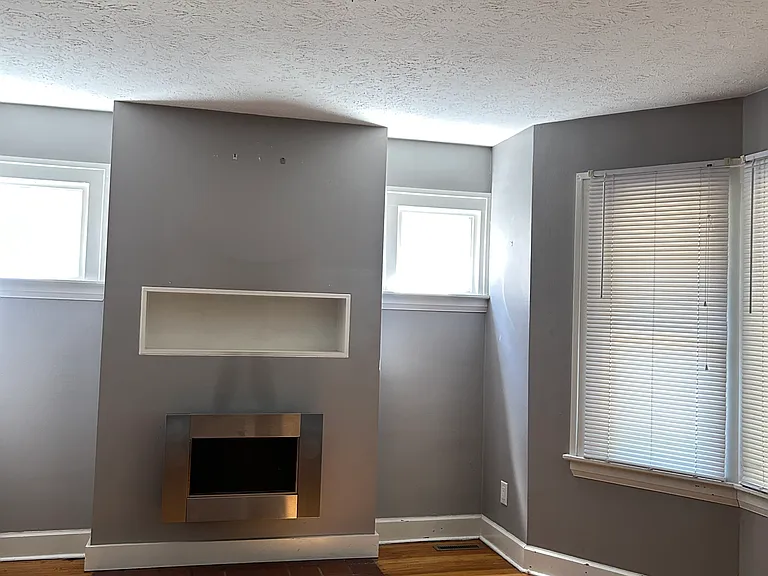 5806 Franklin Blvd — Photo 9