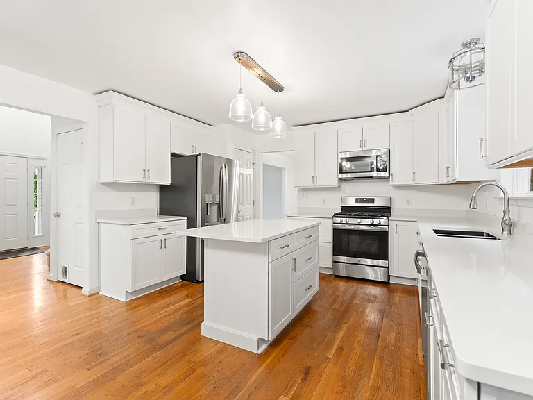 10105 Cotter Ct — Photo 4