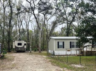 860 NE 262nd Ave, Old Town, FL 32680