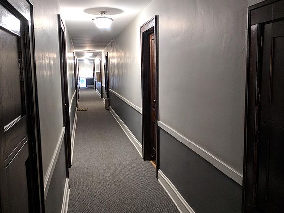 2nd image of 1702 Laurel Ave APT 9
