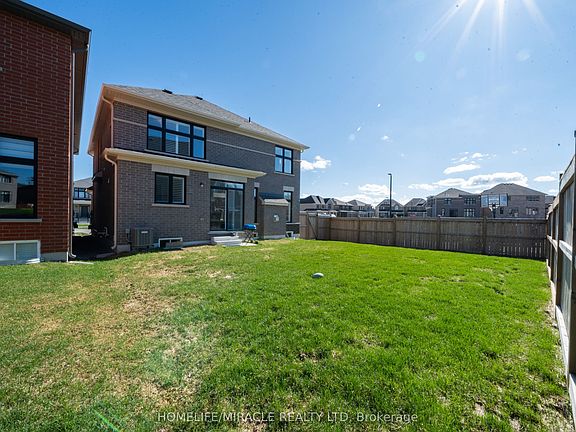 4th image of 1 Ainslie Hill Cres