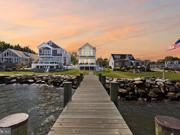 2274 Lake Dr, Pasadena, MD 21122