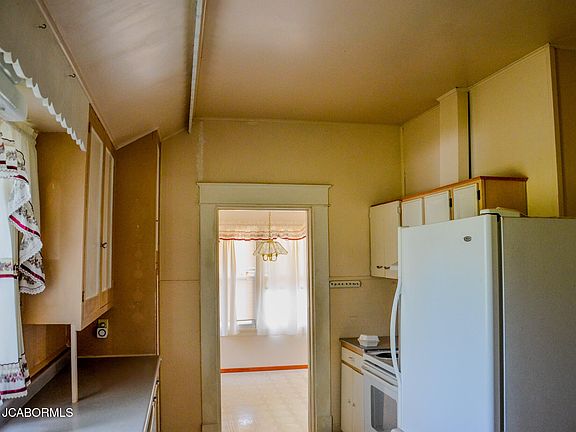 5th image of 16696 Sydney Rd