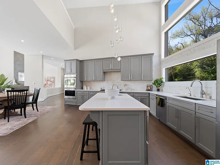 412 Vesclub Pl — Photo 8