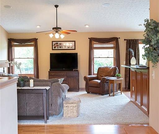 4th image of 6371 Fayetta Ct