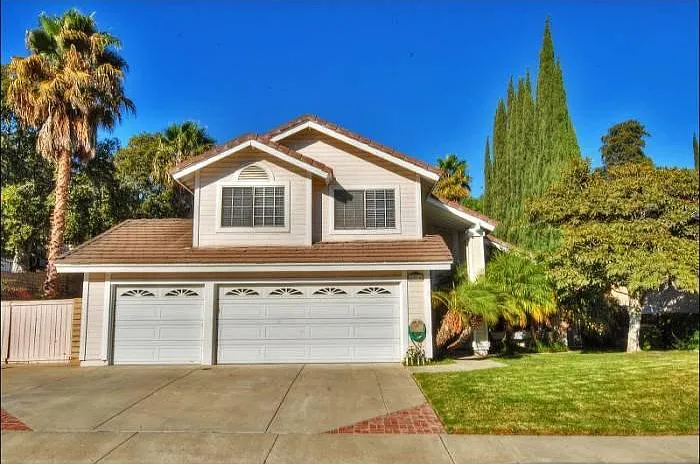 2594 Ridgebrook Pl