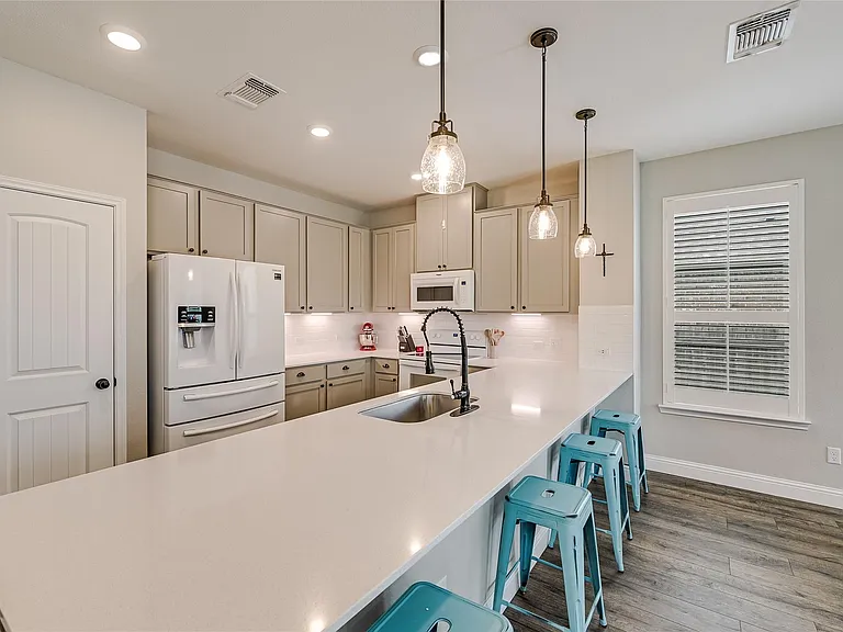 1008 Estes Park — Photo 9