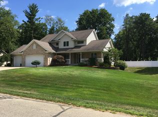 440 Pineview Dr, Lake Odessa, MI 48849