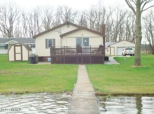 25088 Lake Shore Dr, Dowagiac, MI 49047