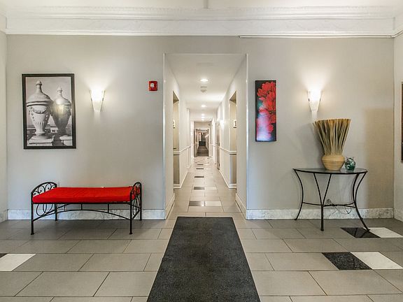 2nd image of 5330 Pershing Ave APT 707