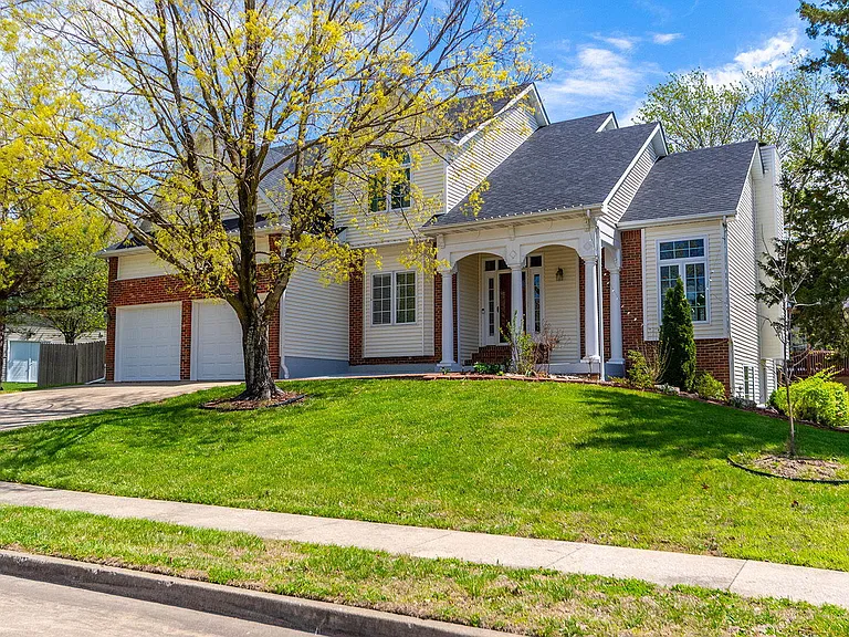 1110 Brookedale Ct — Photo 1