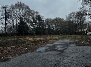 98 Hettys Path, Farmingville, NY 11738