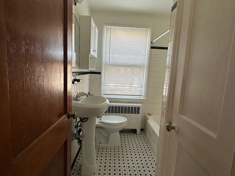 3529 Pelham Ave #2 — Photo 4