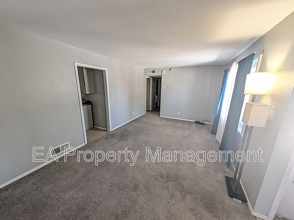 3rd image of 3204 La Veta Dr NE