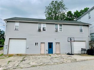 102 Pearl St, Connellsville, PA 15425