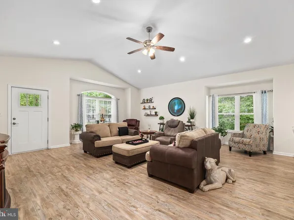 2602 Lakeview Pkwy, Locust Grove, VA 22508